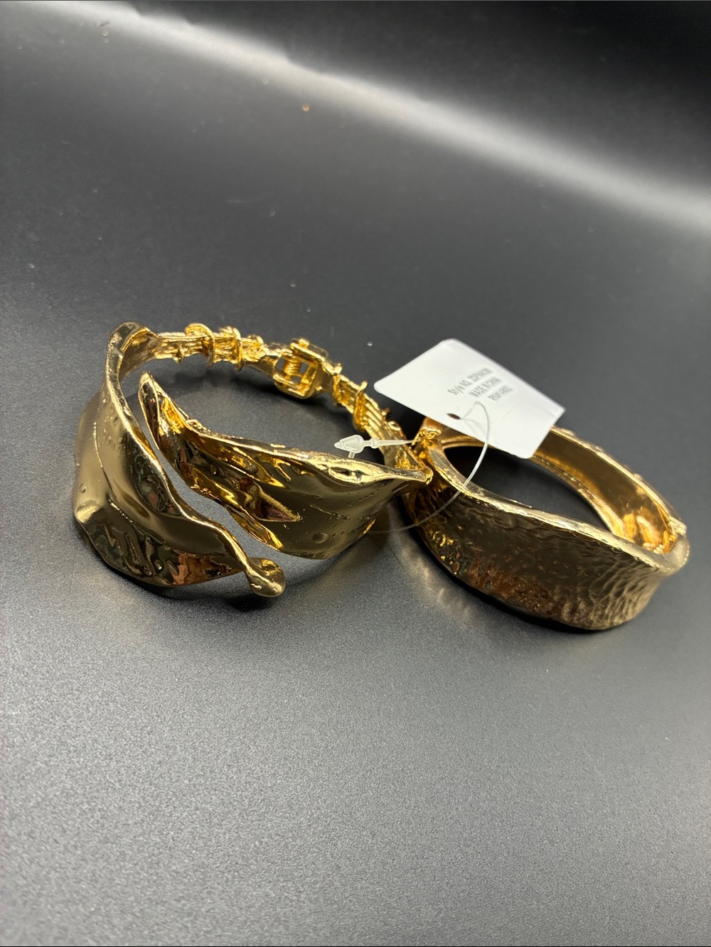 Banana leaf Gold-Tone Textured Women’s Bangle Bracelet Set